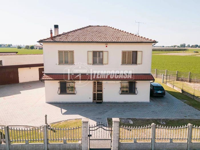 Casa con 6 locali in vendita in Via Barattino, Frazioni di Molinella, Molinella