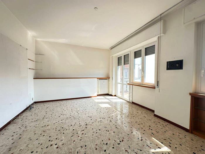 Appartamento trilocale in vendita in Via Luigi Robecchi Bricchetti, Stazione Ticinello, Pavia