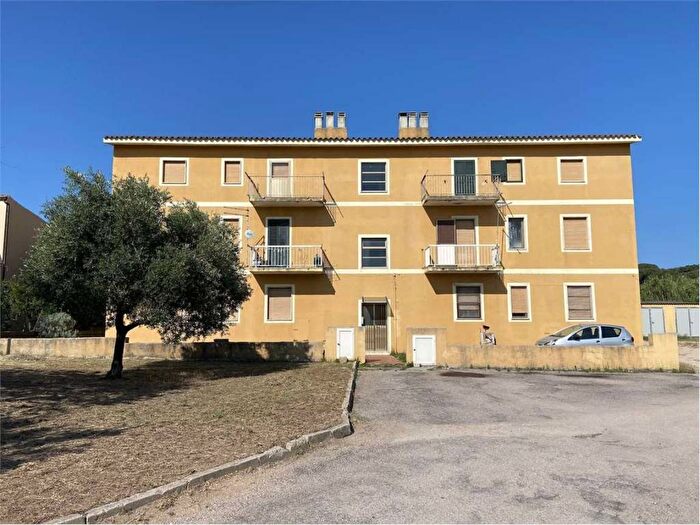 Appartamento trilocale in vendita in Via Rundines, Monti