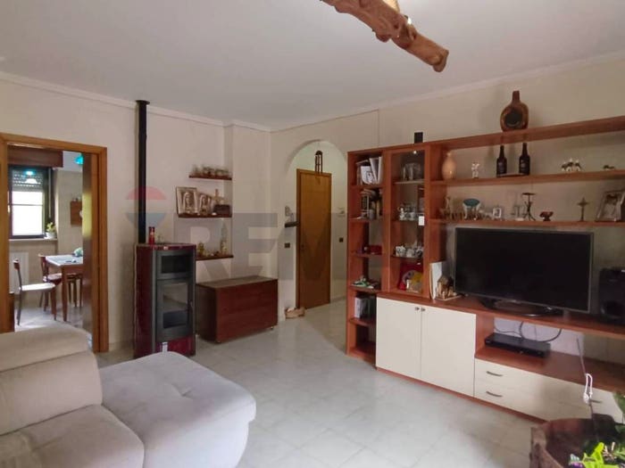 Appartamento con 6 locali in vendita in Via degli Ulivi, Castelluccio dei Sauri