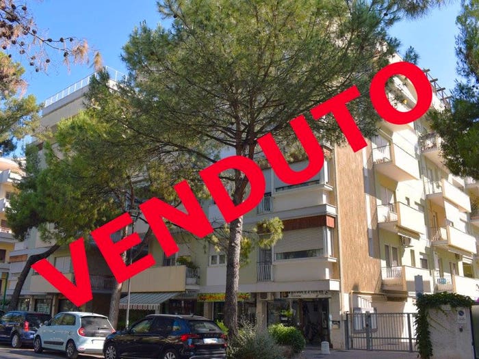 Appartamento quadrilocale in vendita in Viale John Fitzgerald Kennedy, Lungomare Strada Parco, Pescara