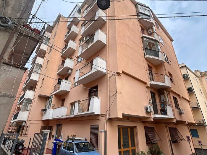 Appartamento trilocale in vendita in Via Gaspare Colosimo, Centro Storico, Catanzaro