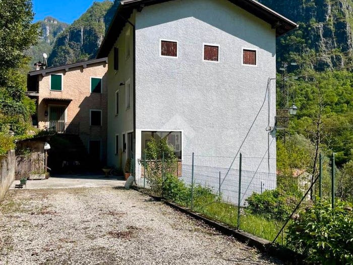 Casa con 5 locali in vendita in Via Pieretti, Valbrenta