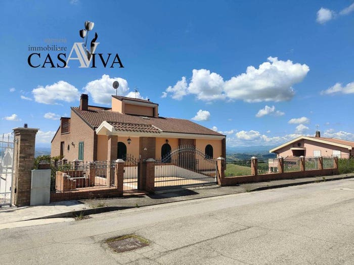 Appartamento con 5 locali in vendita in Via D Alighieri, Acquaviva Picena