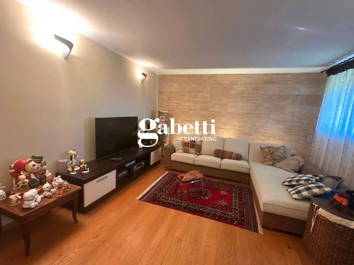 Casa con 5 locali in vendita in Arre
