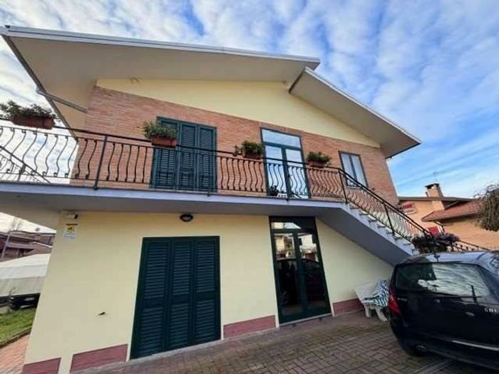 Appartamento quadrilocale in vendita in Via Lorenzona, Cona, Ferrara