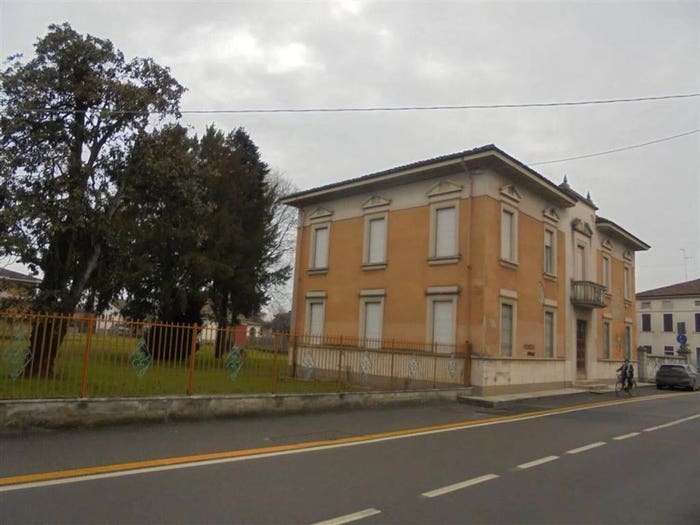 Casa con 5 locali in vendita in Via A Bernini, Centro, Castelvetro Piacentino