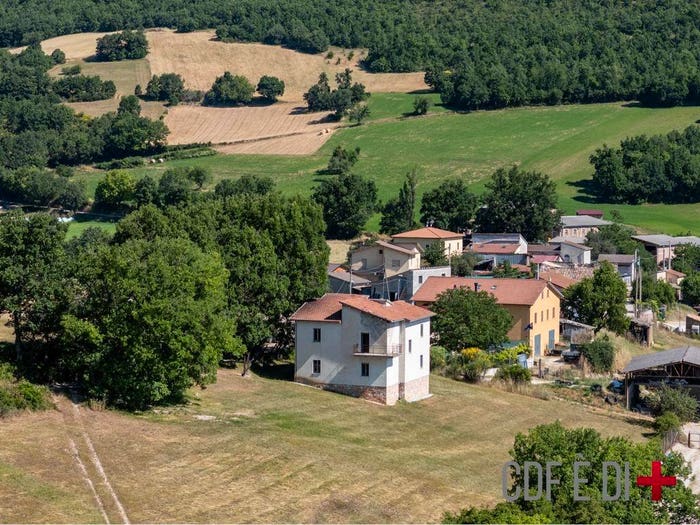 Casa con 5 locali in vendita in Località Capanne di Collegiacone, Cascia