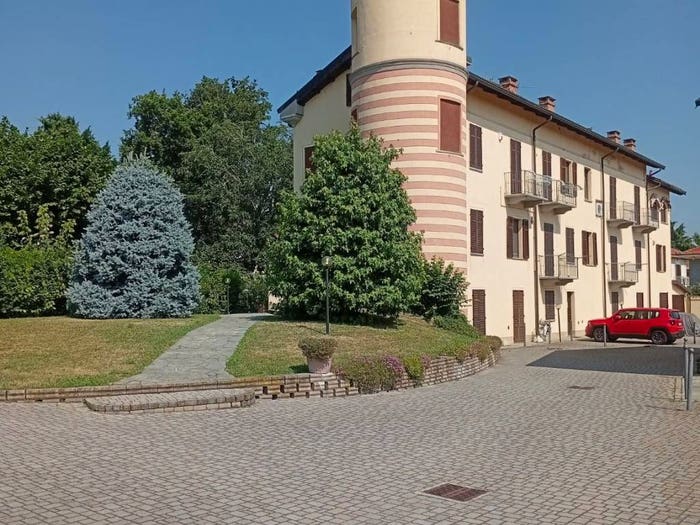 Appartamento quadrilocale in vendita in Via Parrocchiale, Centro, None