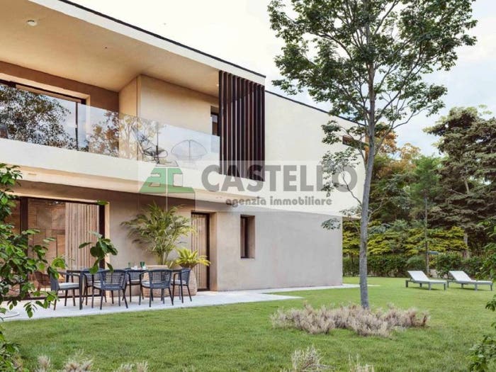 Appartamento quadrilocale in vendita in Via Aurelia, Centro, Loreggia