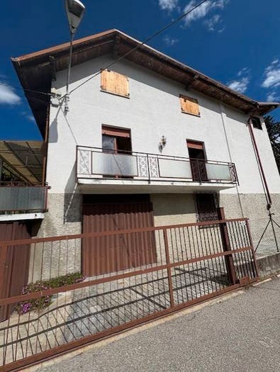 Casa con 6 locali in vendita in Via Cartiglia, Centro, Borgosesia