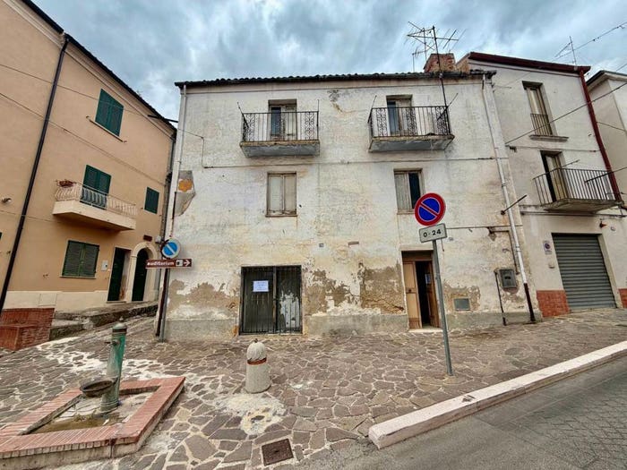 Casa con 6 locali in vendita in Via Aldo Moro, Casalbordino Miracoli, Casalbordino