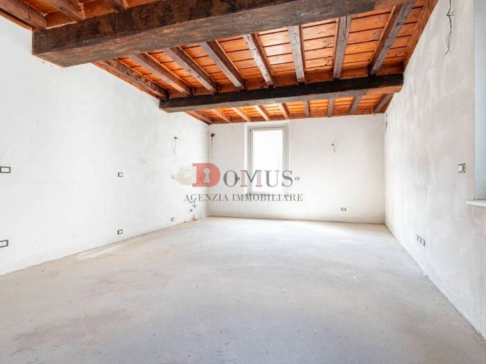Appartamento trilocale in vendita in Via Galana, Centro, Mantova
