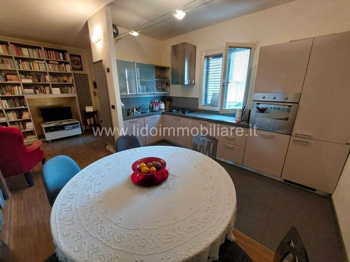 Casa con 6 locali in vendita in BellariaIgea Marina