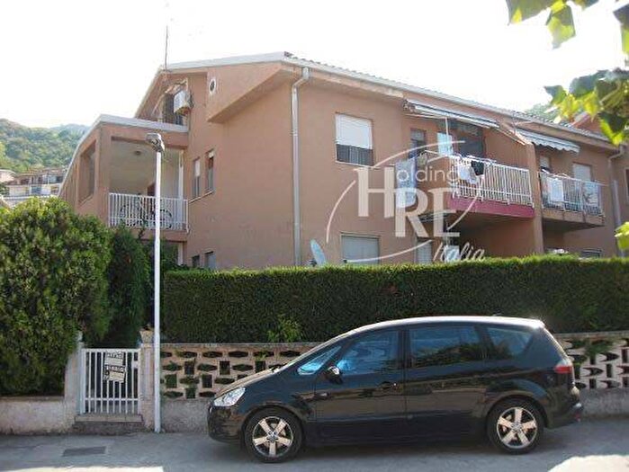 Appartamento quadrilocale in vendita in Torremezzo Di Falconara, Falconara Albanese