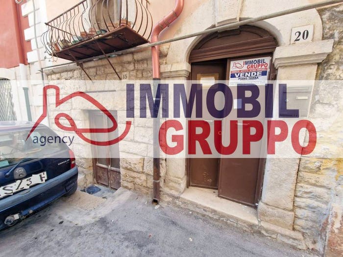 Appartamento trilocale in vendita in Via Gelso, Centro Storico, Andria