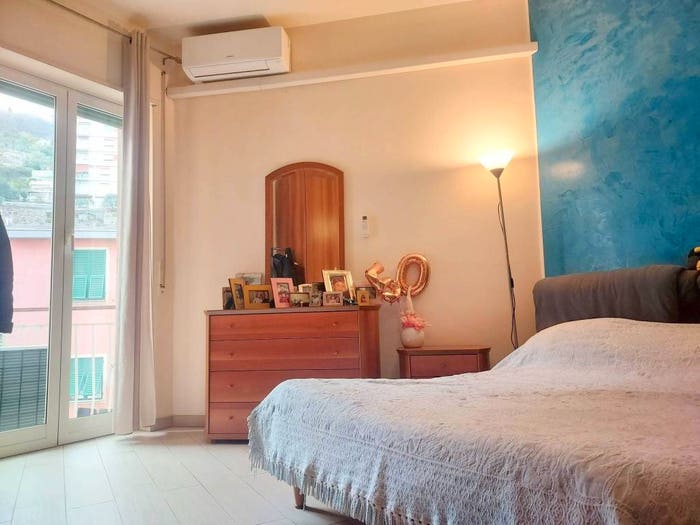 Appartamento trilocale in vendita in Largo Augusto Merlo, Quezzi, Genova
