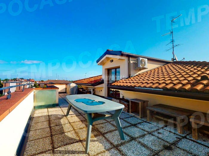 Casa bilocale in vendita in Via Amerigo Vespucci, Centro, Mirandola