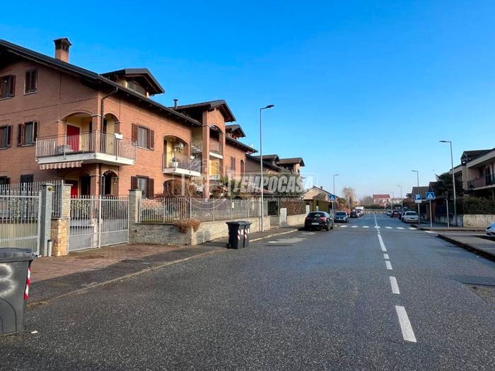 Appartamento con 5 locali in vendita in Via Ilaria Alpi, Pianezza