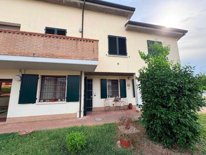 Appartamento con 5 locali in vendita in Via Oscar Carboni, Porotto Cassana, Ferrara