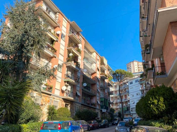 Appartamento trilocale in vendita in Via michelangelo da caravaggio, Fuorigrotta, Napoli