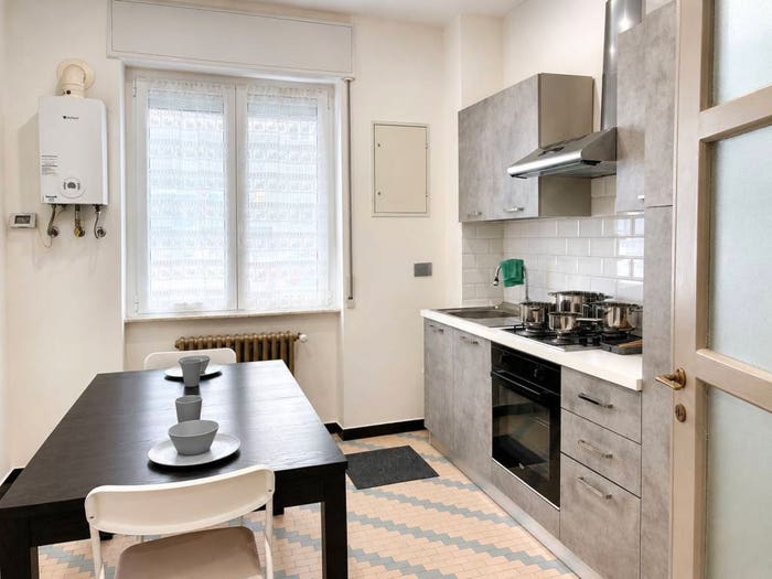 Appartamento trilocale in vendita in Via Alessandro Sacheri, Marassi, Genova