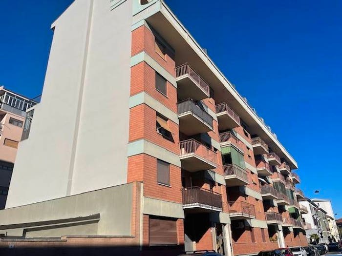 Appartamento con 6 locali in vendita in Via Ambrosio Damasio, Pista, Alessandria