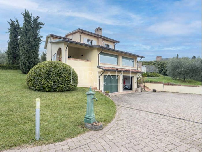 Casa con 6 locali in vendita in Via del Braldo, Quattro, Forlì
