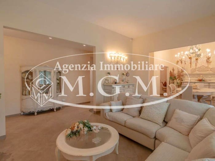 Casa con 6 locali in vendita in Centro, Ponsacco