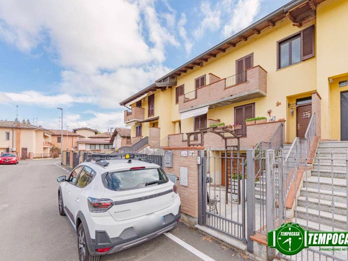Casa quadrilocale in vendita in Vicolo Cantone Fermo, Filighera