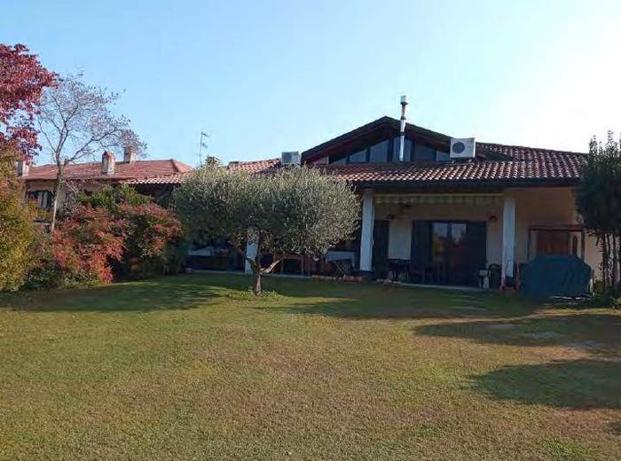Casa con 6 locali in vendita in Via Campaccino, Centro, Angera