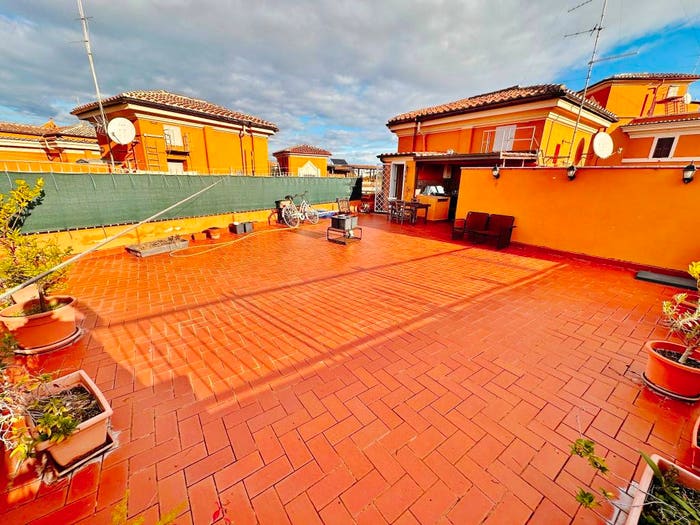 Casa quadrilocale in vendita in Villa Fiorelli, Roma