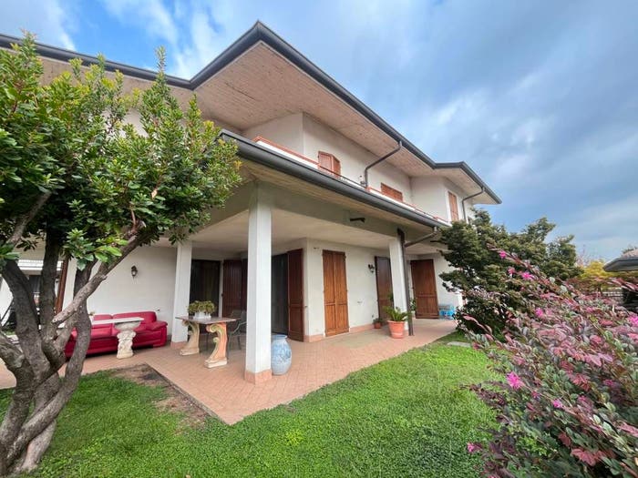 Casa con 6 locali in vendita in Via Domenico Cimarosa, Boltiere