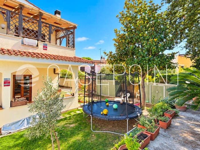 Casa trilocale in vendita in Via Guido d'Arezzo, Zona Valcanneto Ceri Borgo San Martino, Cerveteri