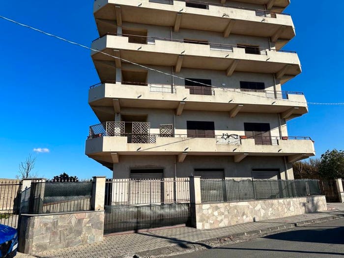 Appartamento con 6 locali in vendita in Viale Milite Ignoto, Centro, Barcellona Pozzo di Gotto