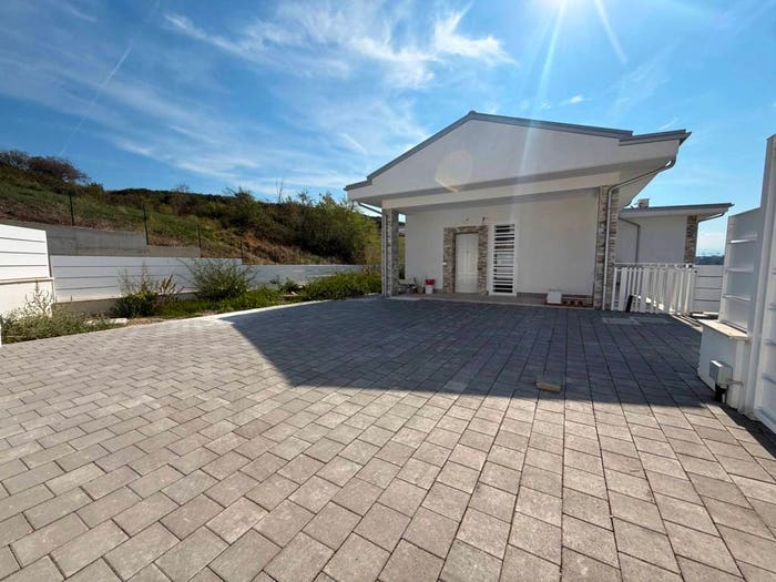 Casa quadrilocale in vendita in Via Monte Buono, Colleverde, Guidonia Montecelio