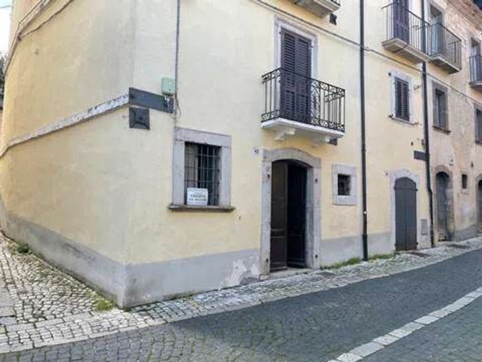 Casa bilocale in vendita in Via Giuseppe De Amicis, Alfedena