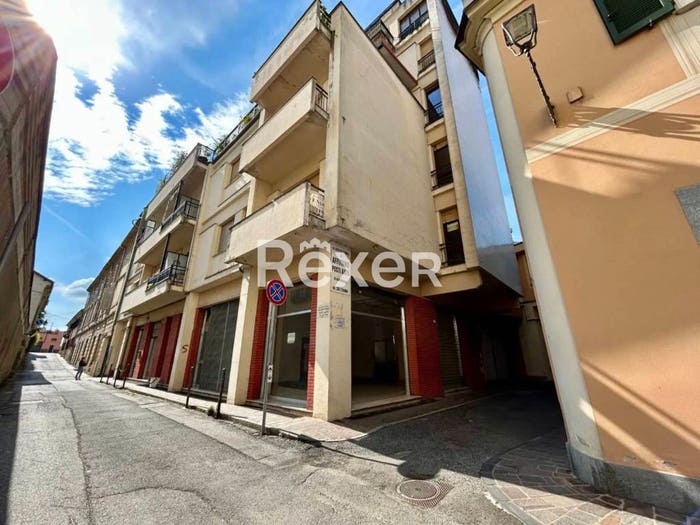 Appartamento trilocale in vendita in Via Piave, Centro, Acqui Terme