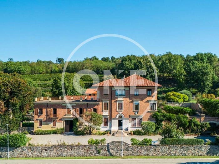 Casa con 6 locali in vendita in Piazza Rampone, Centro, Roppolo