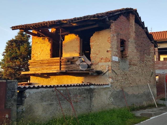 Casa bilocale in vendita in Via I maggio, Divignano