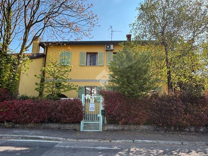 Casa bilocale in vendita in Via Cornaredo, Lucernate, Rho
