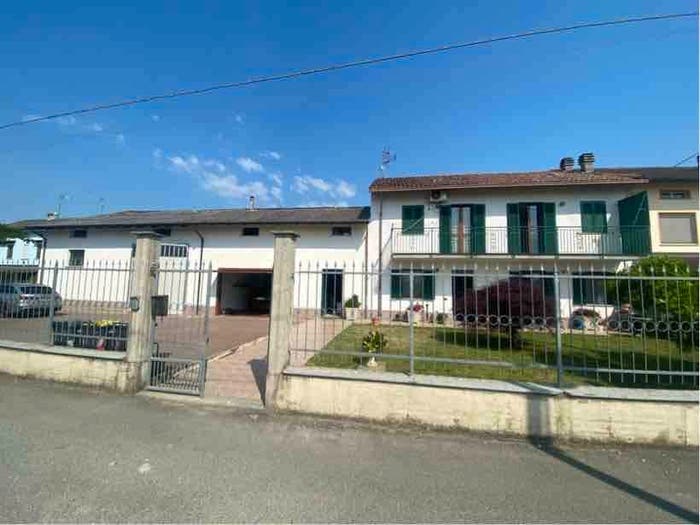 Appartamento trilocale in vendita in Frazione San Pietro, Isola Sant'Antonio