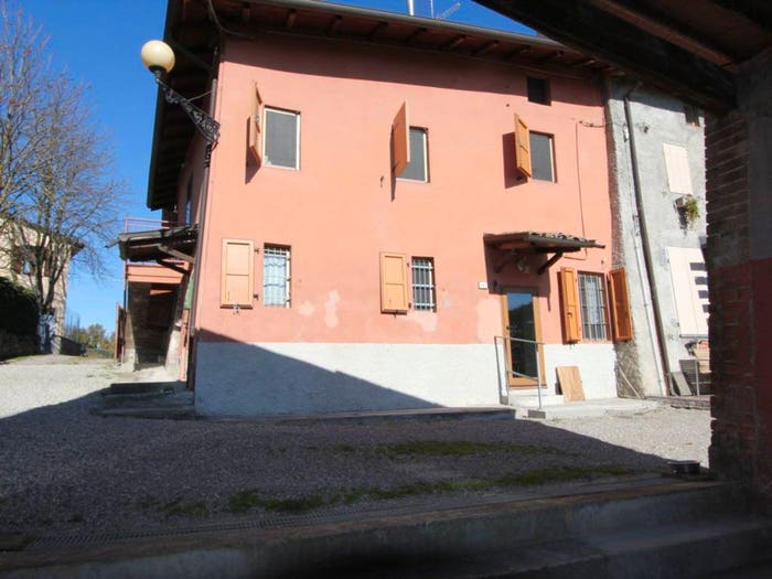 Casa con 6 locali in vendita in Strada per Goiano, Goiano, Langhirano