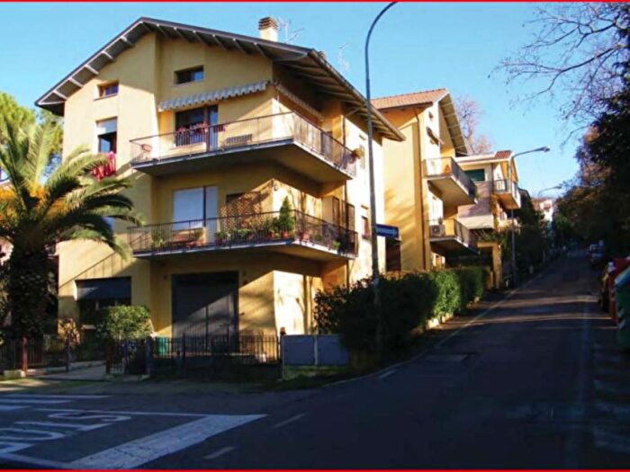 Appartamento quadrilocale in vendita in Via Amedeo Avogadro, Muraglia, Pesaro