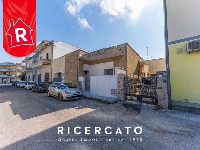 Casa trilocale in vendita in Via Goffredo Mameli, Merine, Lizzanello