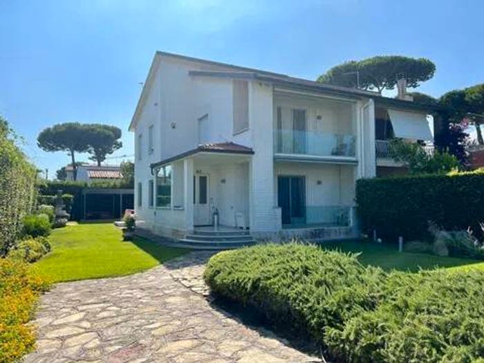 Casa con 6 locali in vendita in Via Dei Gattici, Tirrenia, Pisa
