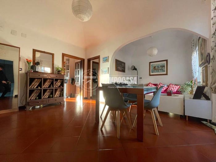 Appartamento con 5 locali in vendita in Via Valentino Armirotti, Sampierdarena, Genova