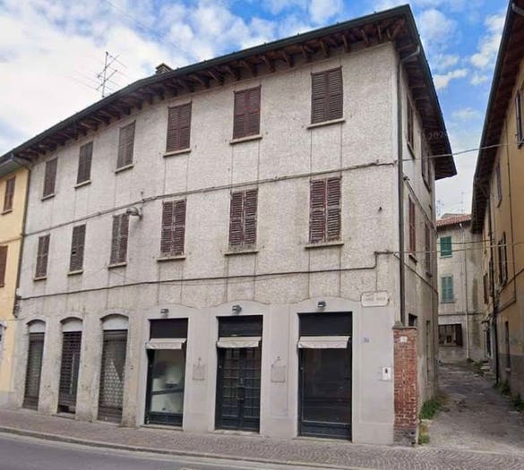 Appartamento trilocale in vendita in Largo Adua, Centro, Cantù