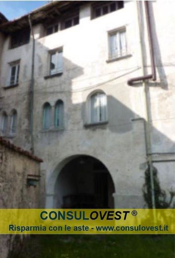 Casa con 6 locali in vendita in Via Padre Dante Invernizzi, Centro, Ballabio