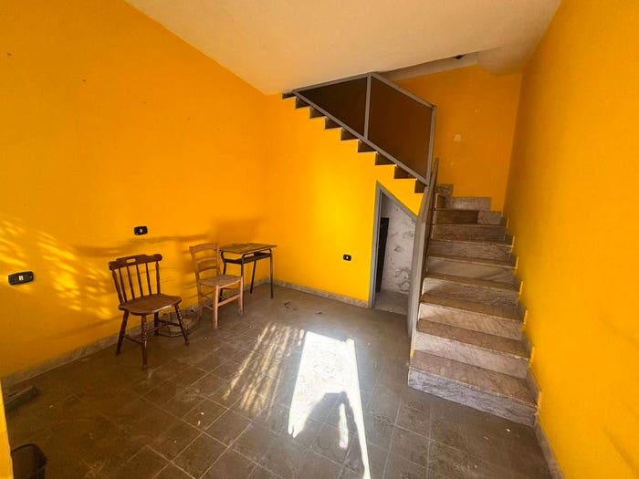 Appartamento trilocale in vendita in Via Francesco Vanore, Mezzano, Caserta